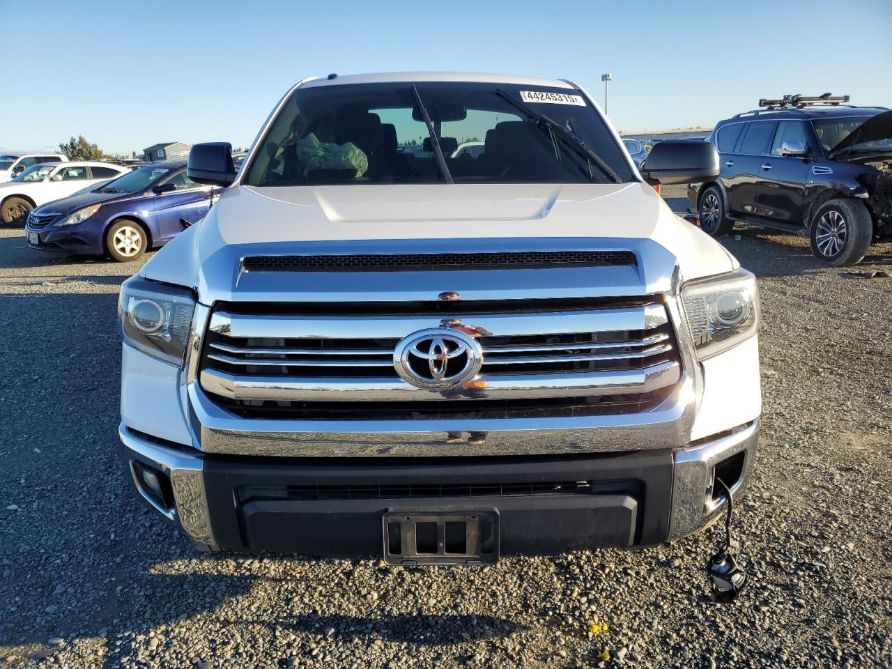 2014 Toyota Tundra Crewmax Sr5 - Image 5