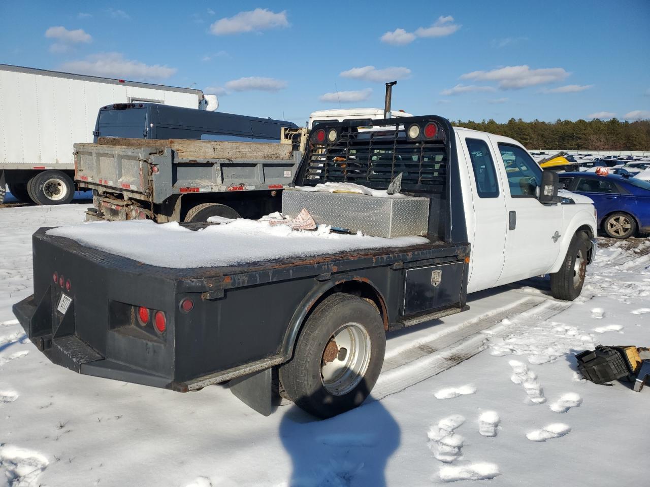 2011 Ford F350 Super Duty - Фото 3