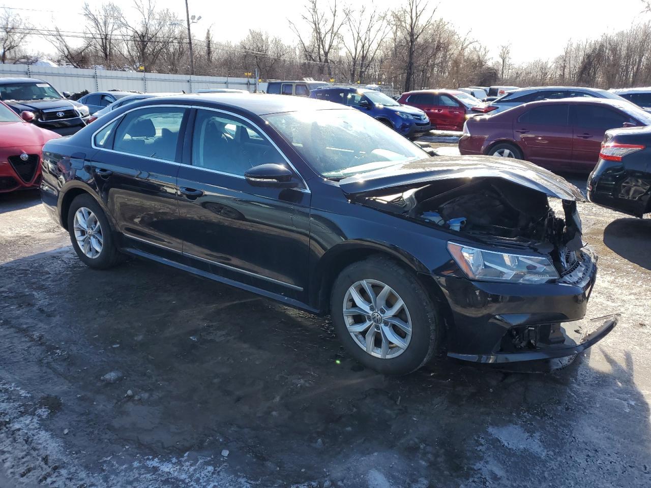2016 Volkswagen Passat S - Фото 4