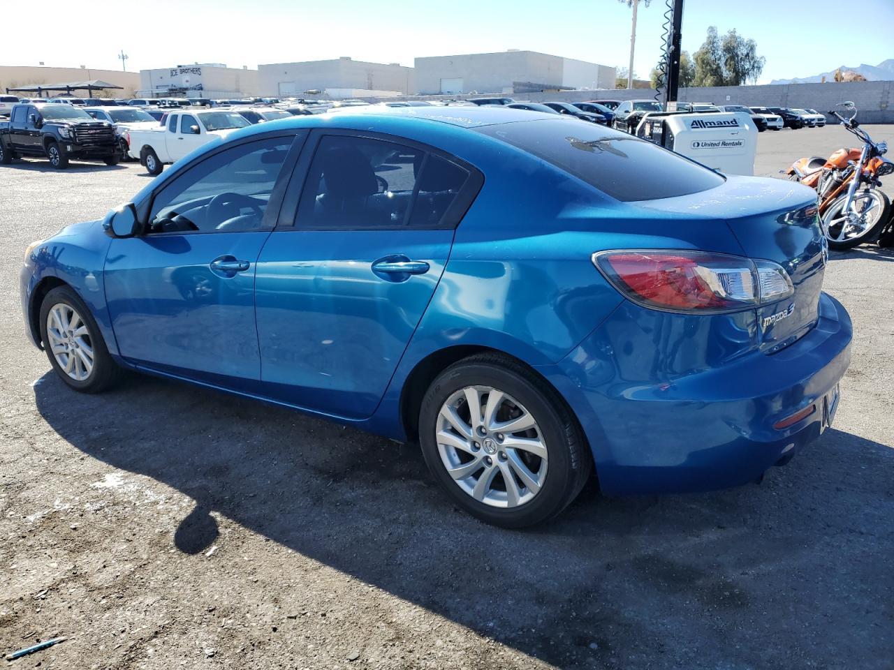 2012 Mazda 3 I - Image 2