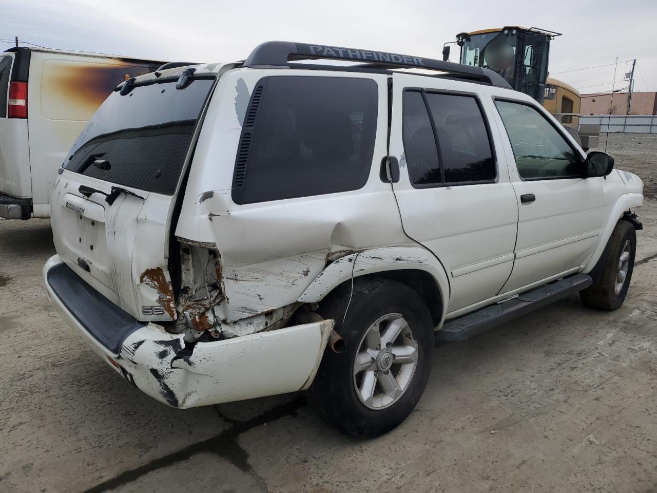 2004 Nissan Pathfinder Se - Image 3