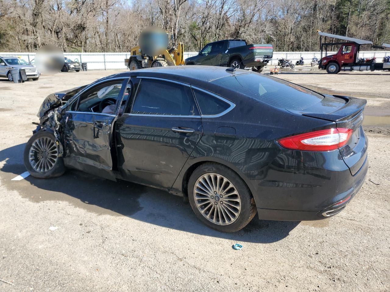 2015 Ford Fusion Titanium - Фото 2