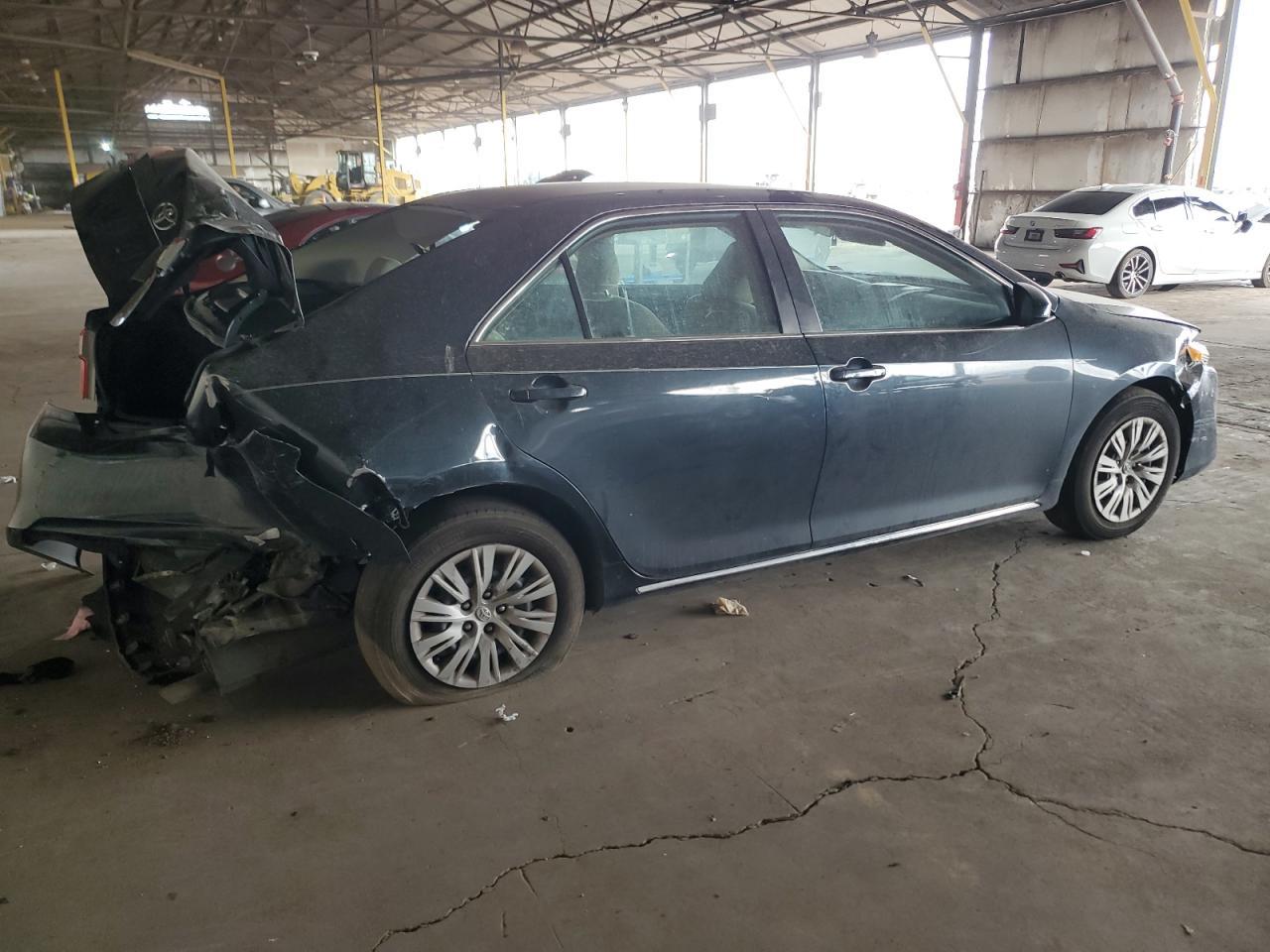 2014 Toyota Camry L - Фото 3