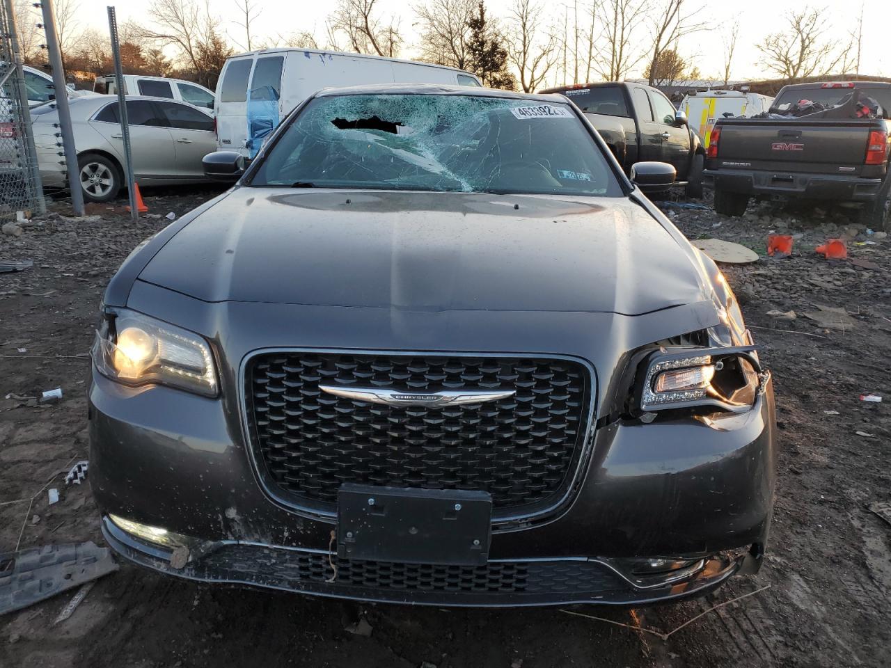 2019 Chrysler 300 S - Image 5