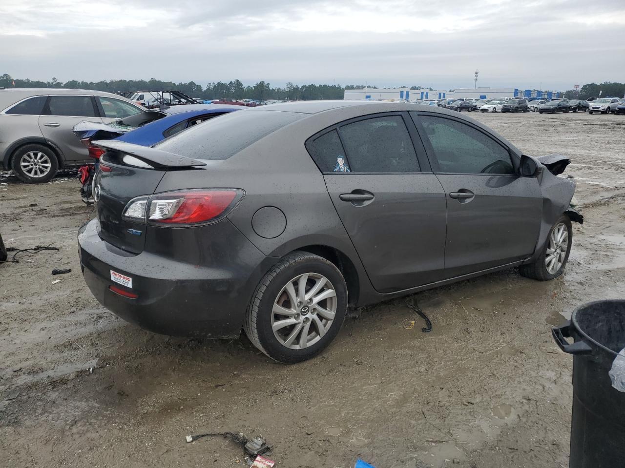 2013 Mazda 3 I - Image 3