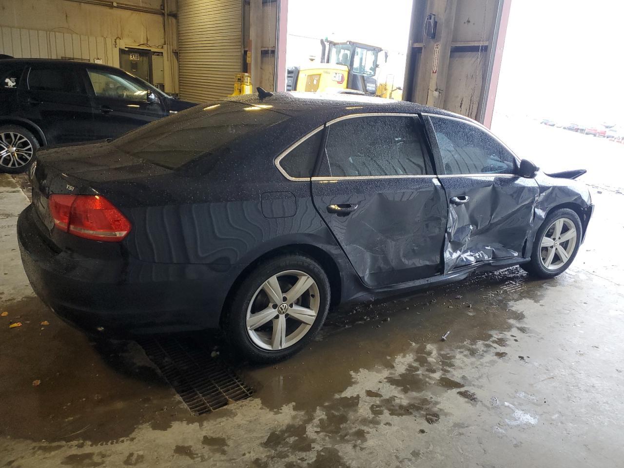 2015 Volkswagen Passat S - Фото 3