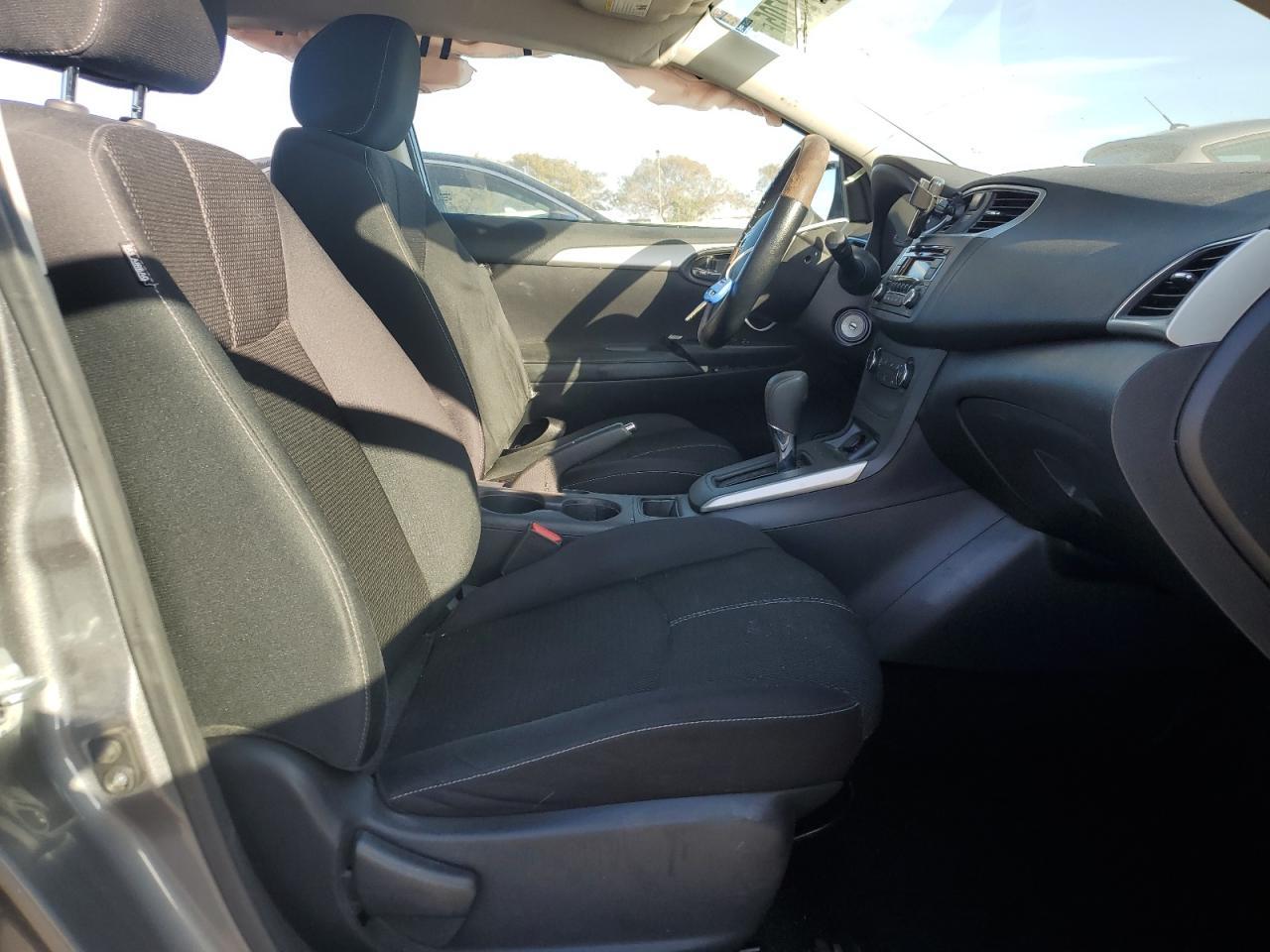2016 Nissan Sentra S - Image 7