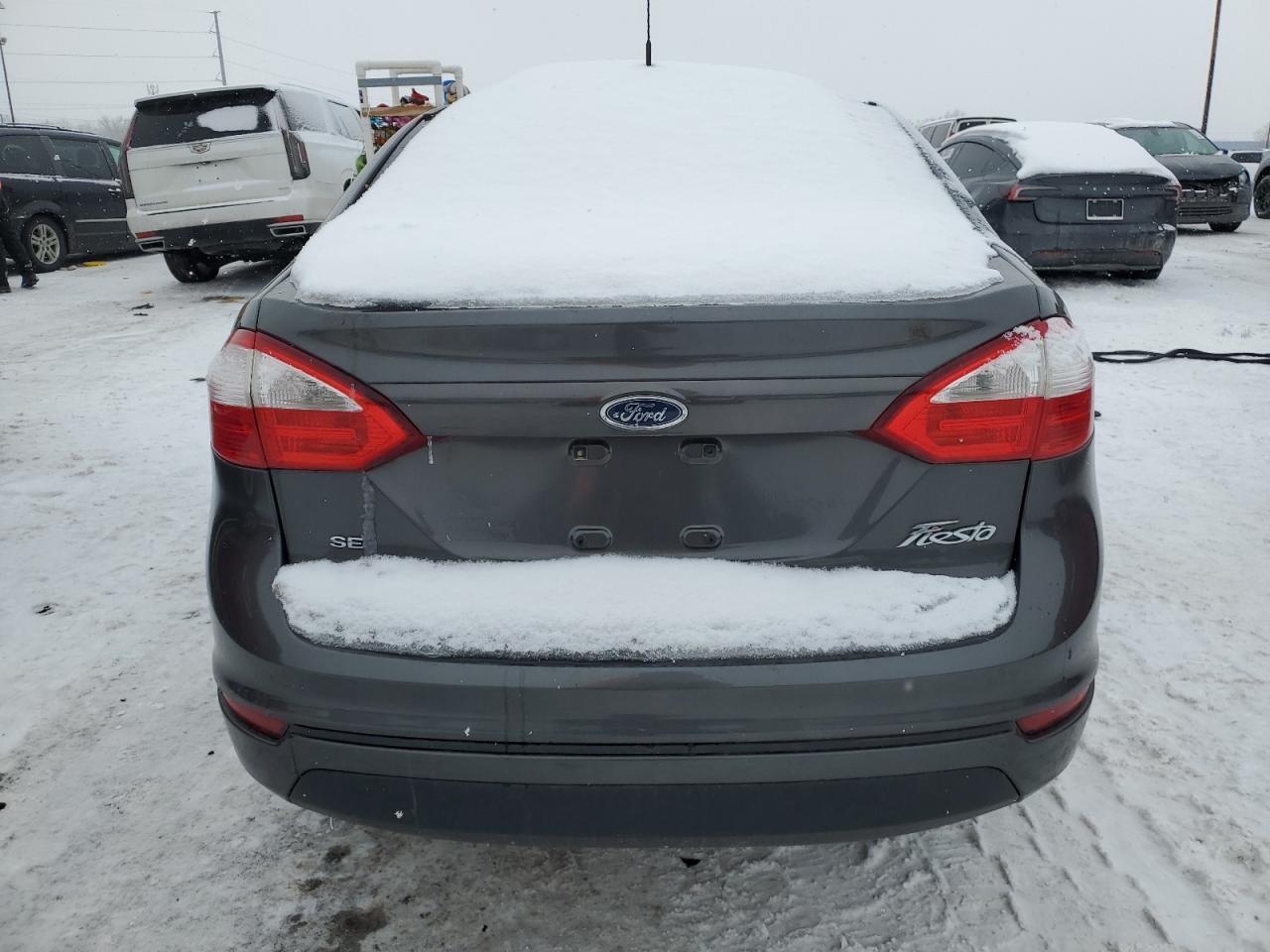 2016 Ford Fiesta Se - Фото 6