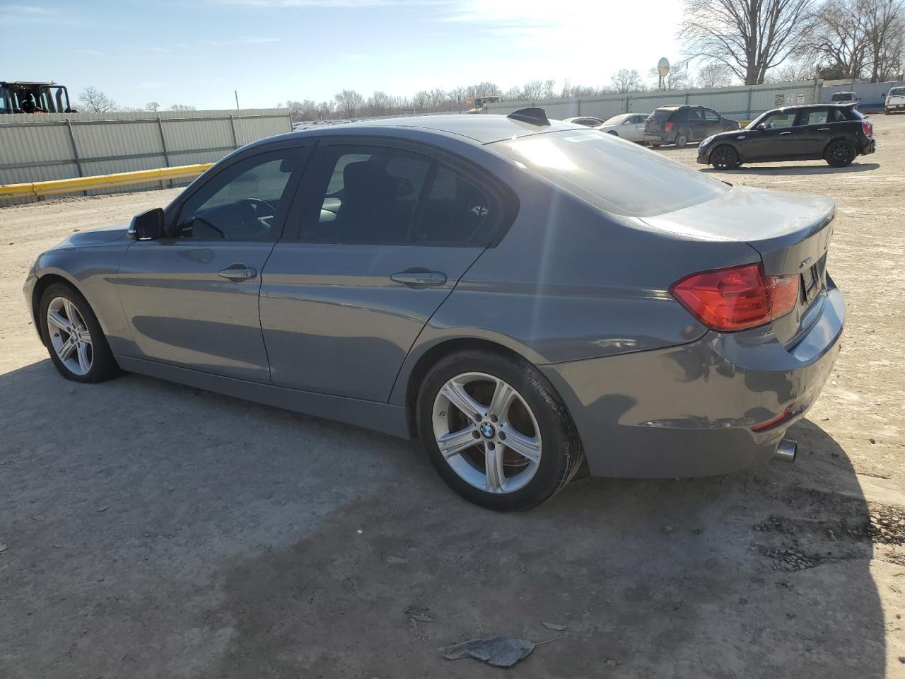 2015 BMW 320 I xDrive - Фото 2