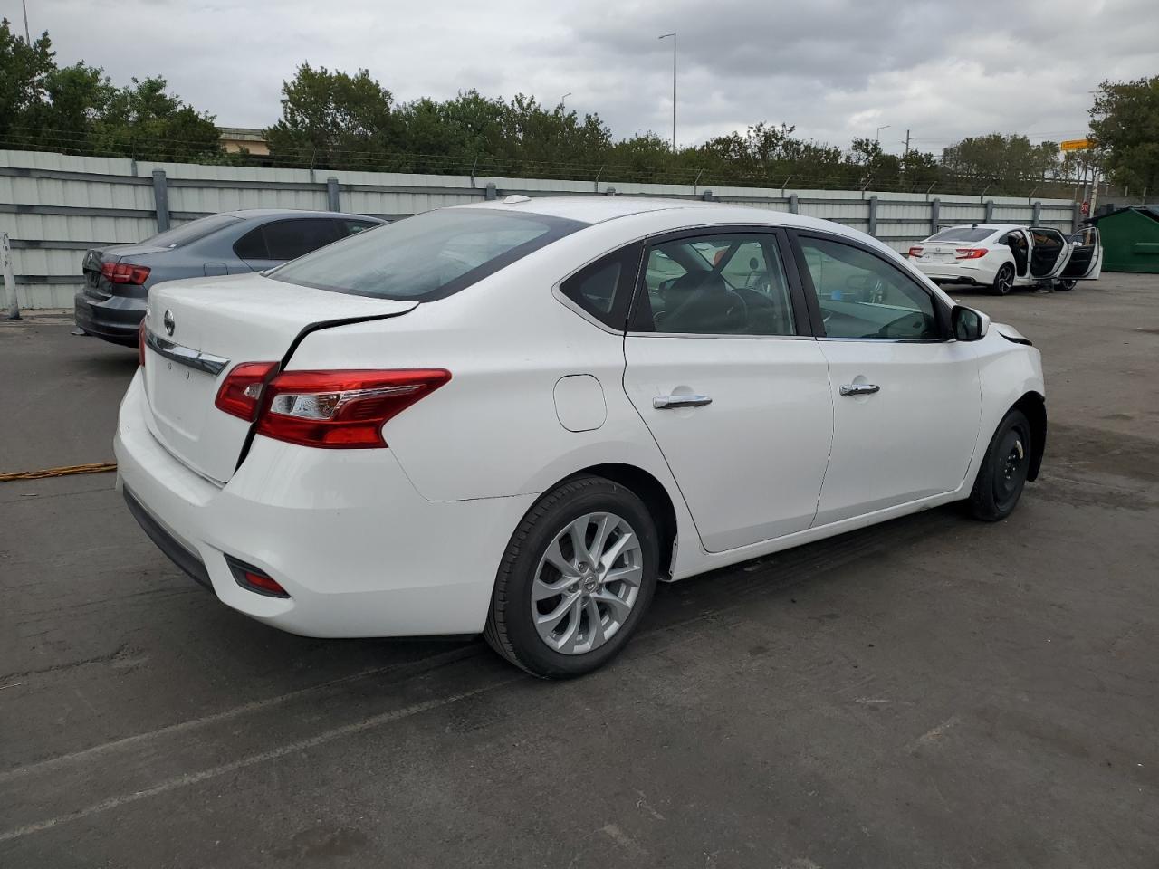 2019 Nissan Sentra S - Фото 3