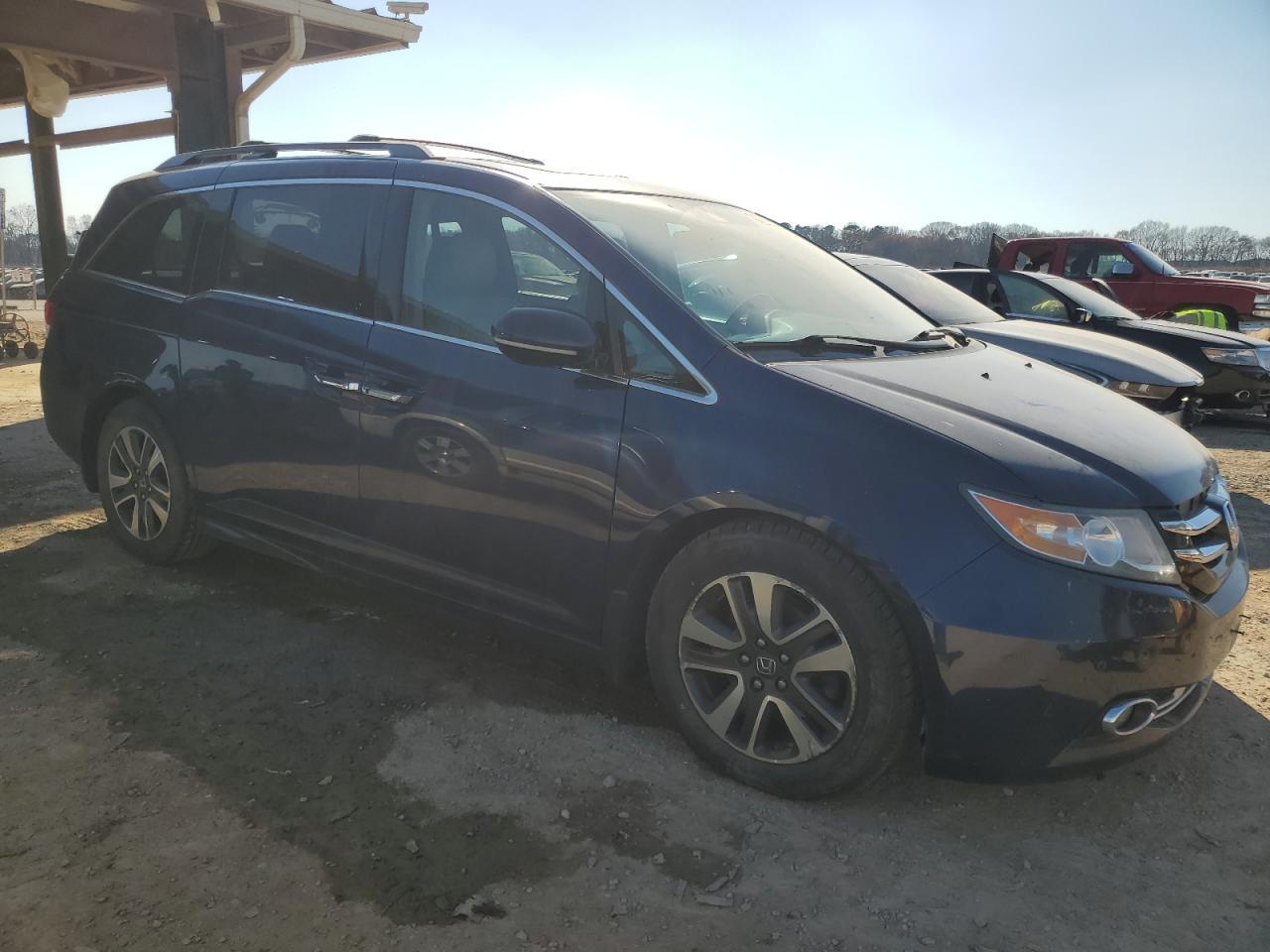 2014 Honda Odyssey Touring - Image 4