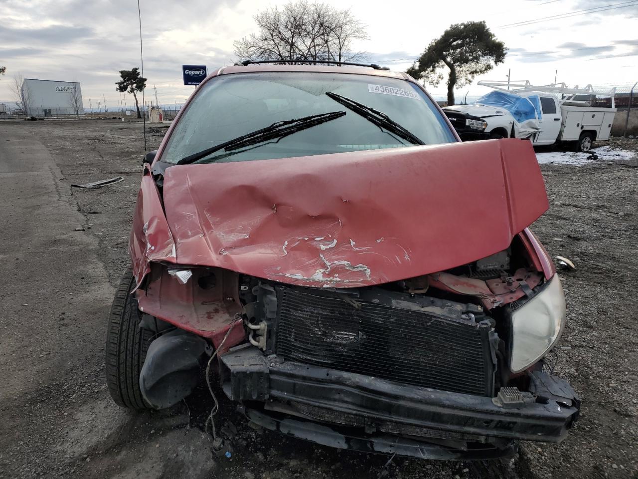 2001 Dodge Grand Caravan Es - Image 5