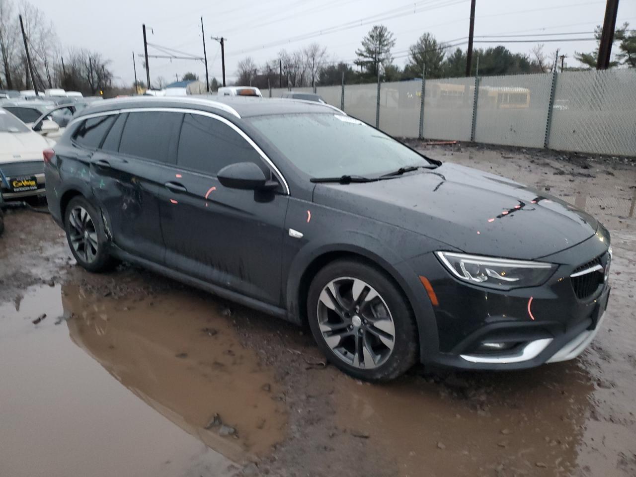 2018 Buick Regal Tourx Essence - Image 4