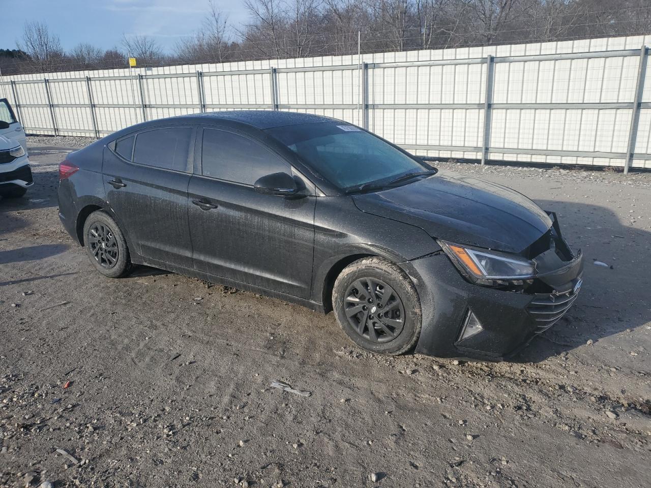 2019 Hyundai Elantra Se - Image 4