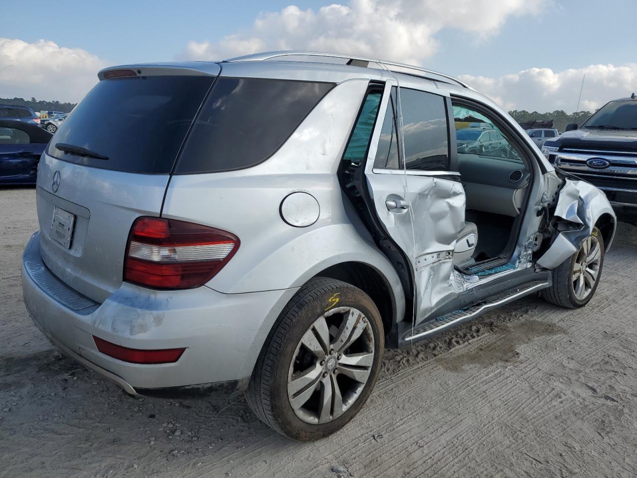 2010 Mercedes-Benz Ml 350 - Фото 3