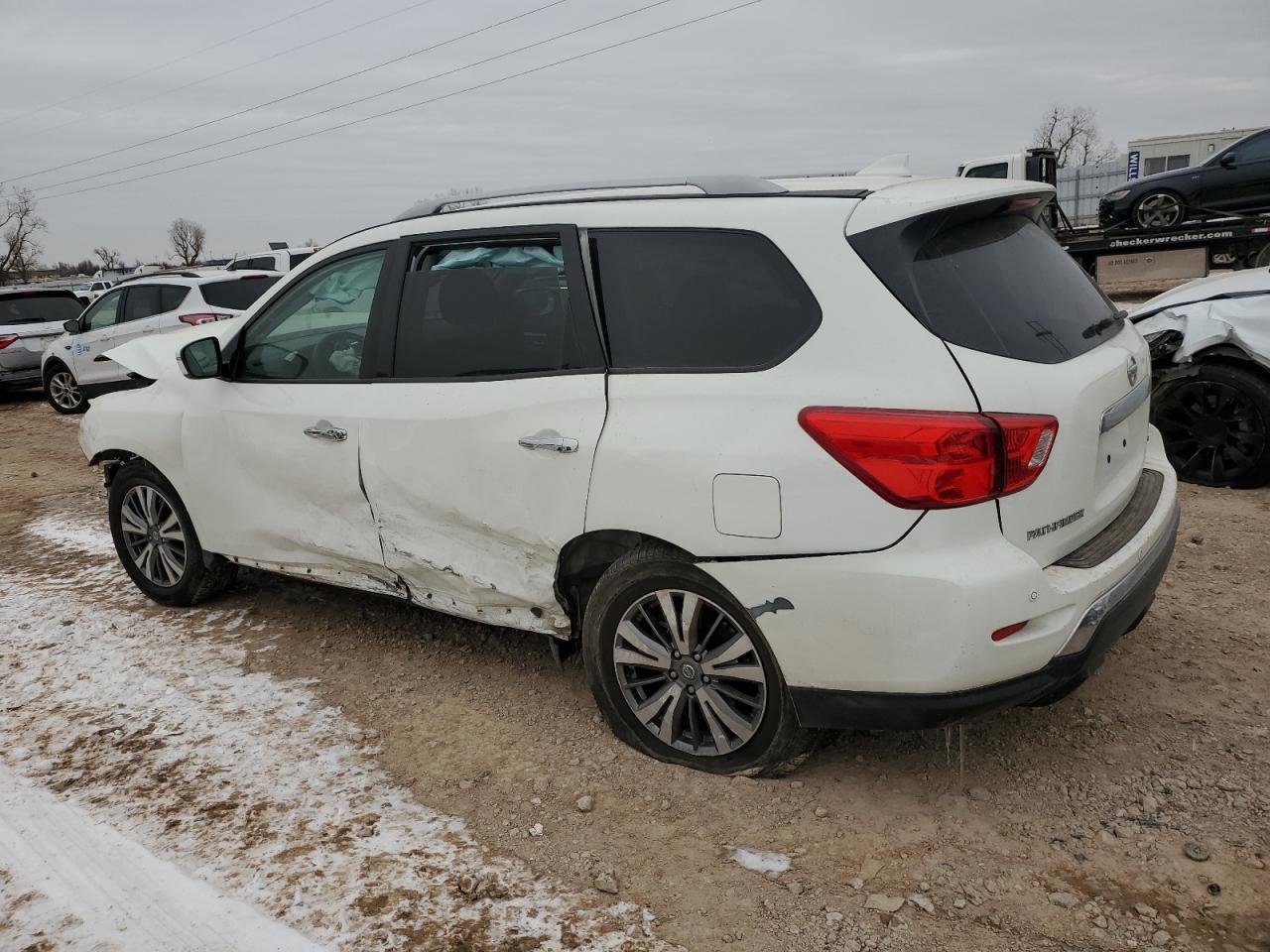 2019 Nissan Pathfinder S - Фото 2