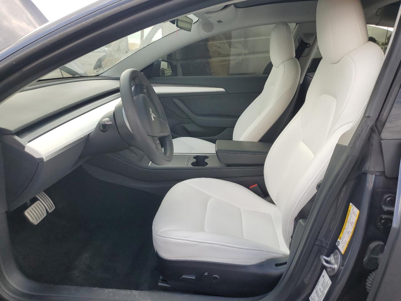 2022 Tesla Model 3 - Image 7
