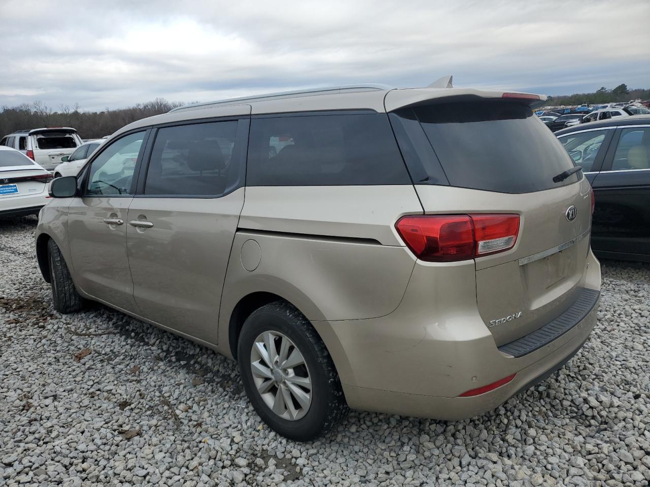 2015 Kia Sedona Lx - Image 2