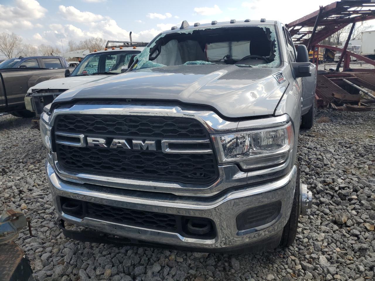 2024 Ram 3500 Tradesman - Фото 5