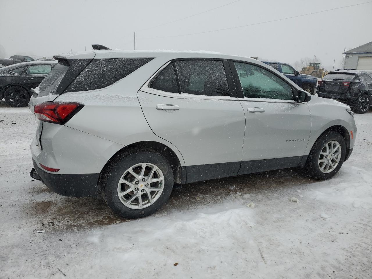 2022 Chev Equinox Lt - Фото 3