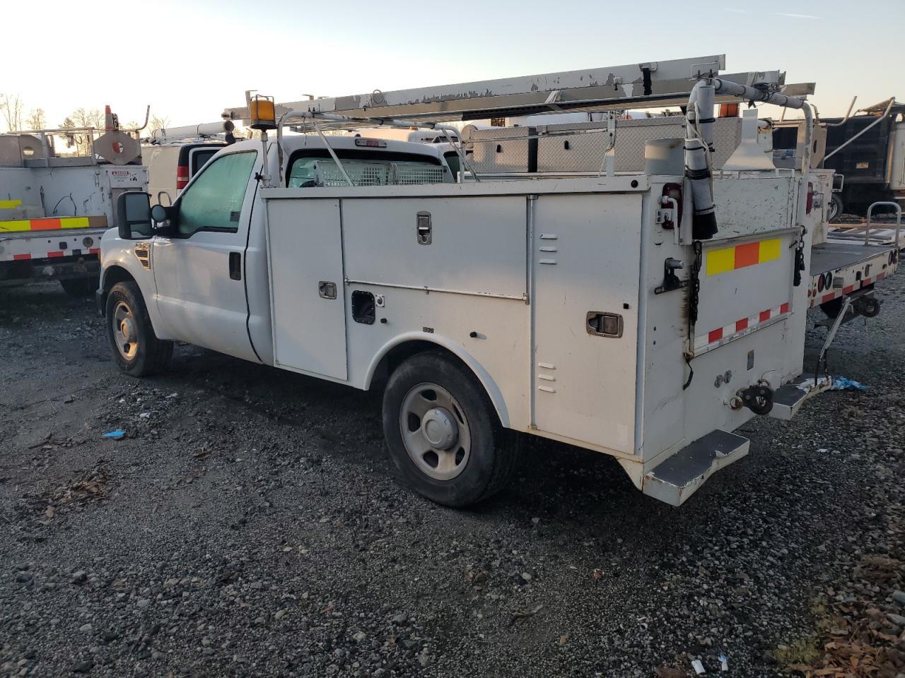 2008 Ford F350 Srw Super Duty - Фото 2