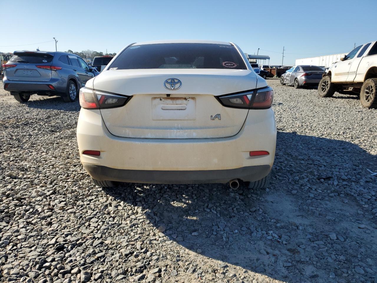 2018 Toyota Yaris Ia - Image 6