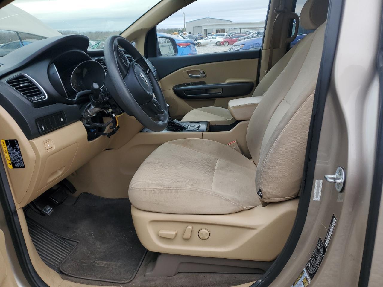 2015 Kia Sedona Lx - Image 7