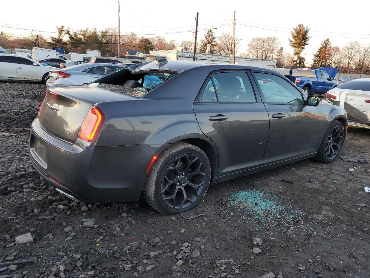2019 Chrysler 300 S - Image 3