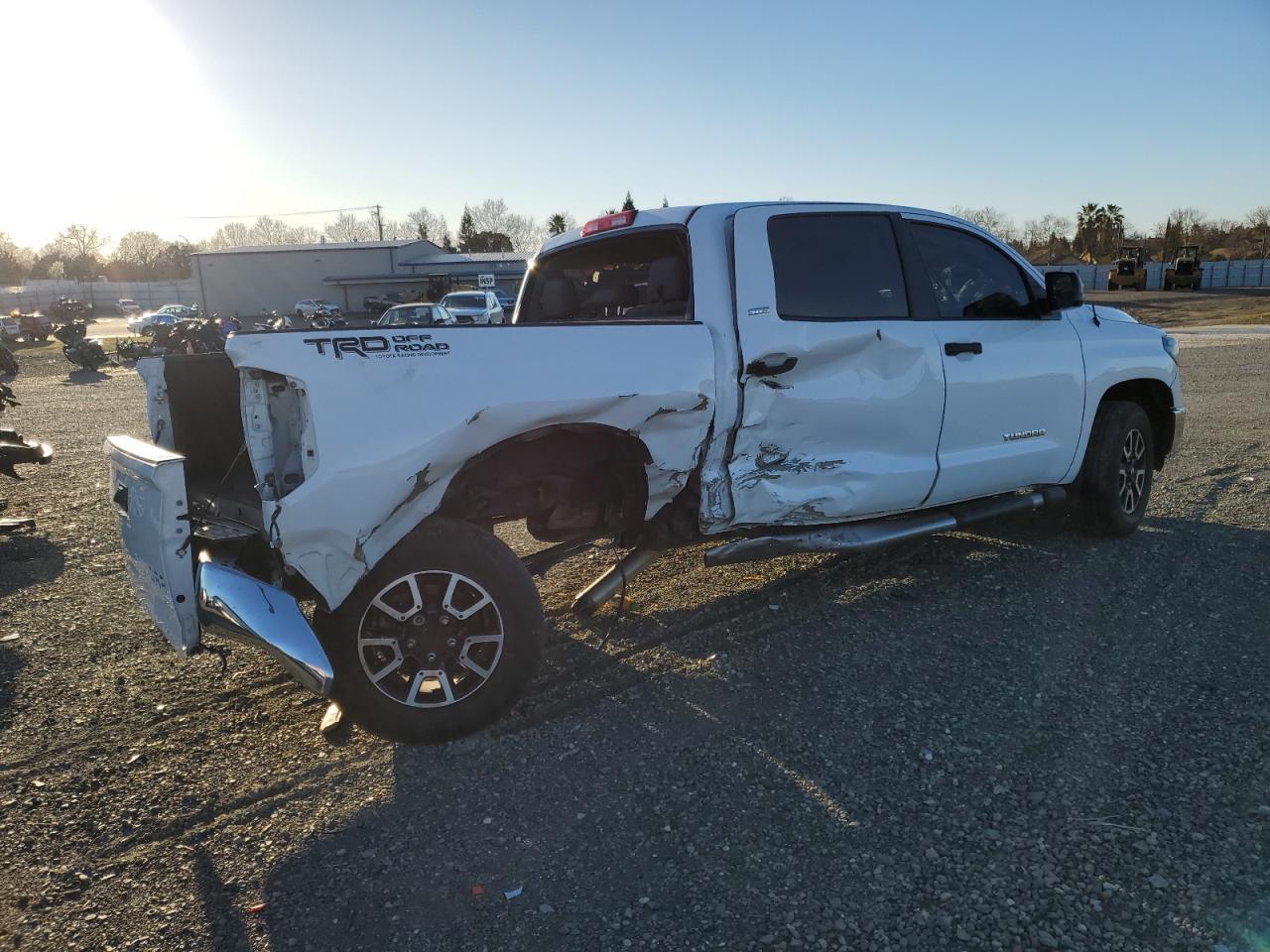 2014 Toyota Tundra Crewmax Sr5 - Image 3