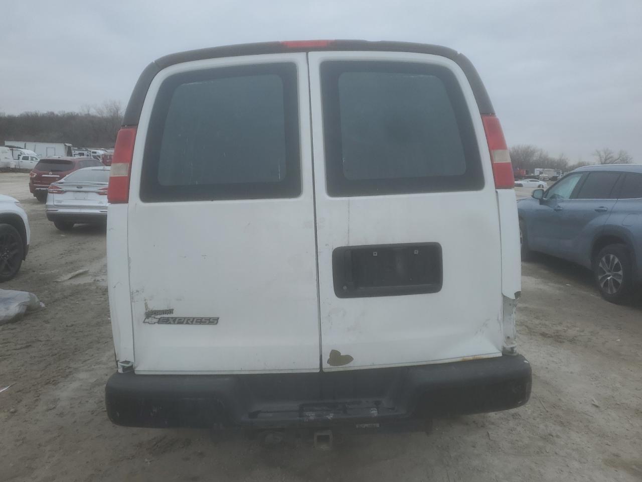 2012 Chevrolet Express G2500 - Фото 6