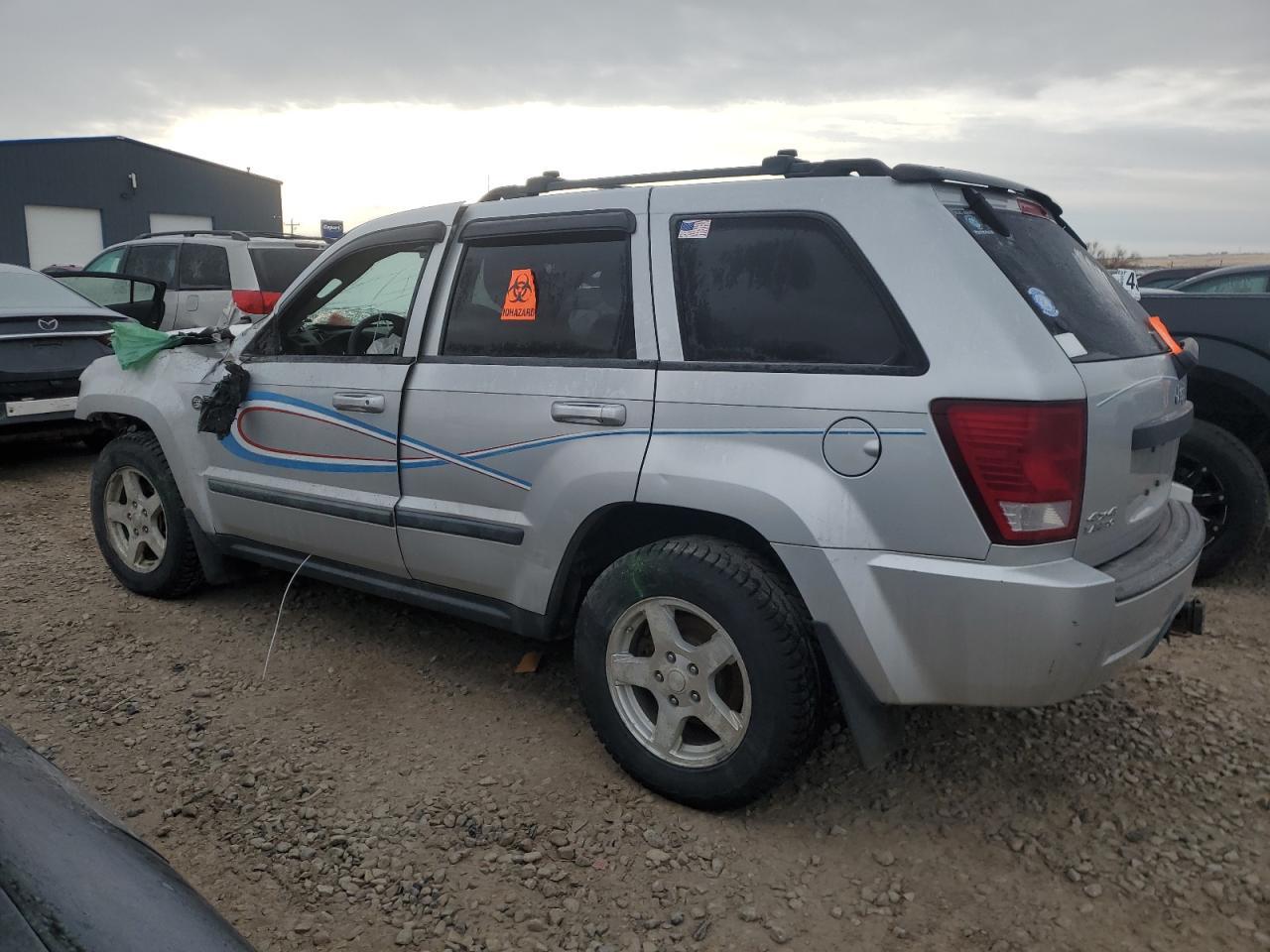 2007 Jeep Grand Cherokee Laredo - Image 2