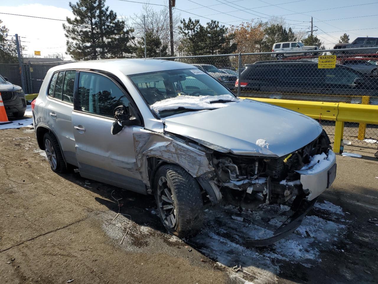 2017 Volkswagen Tiguan S - Фото 4