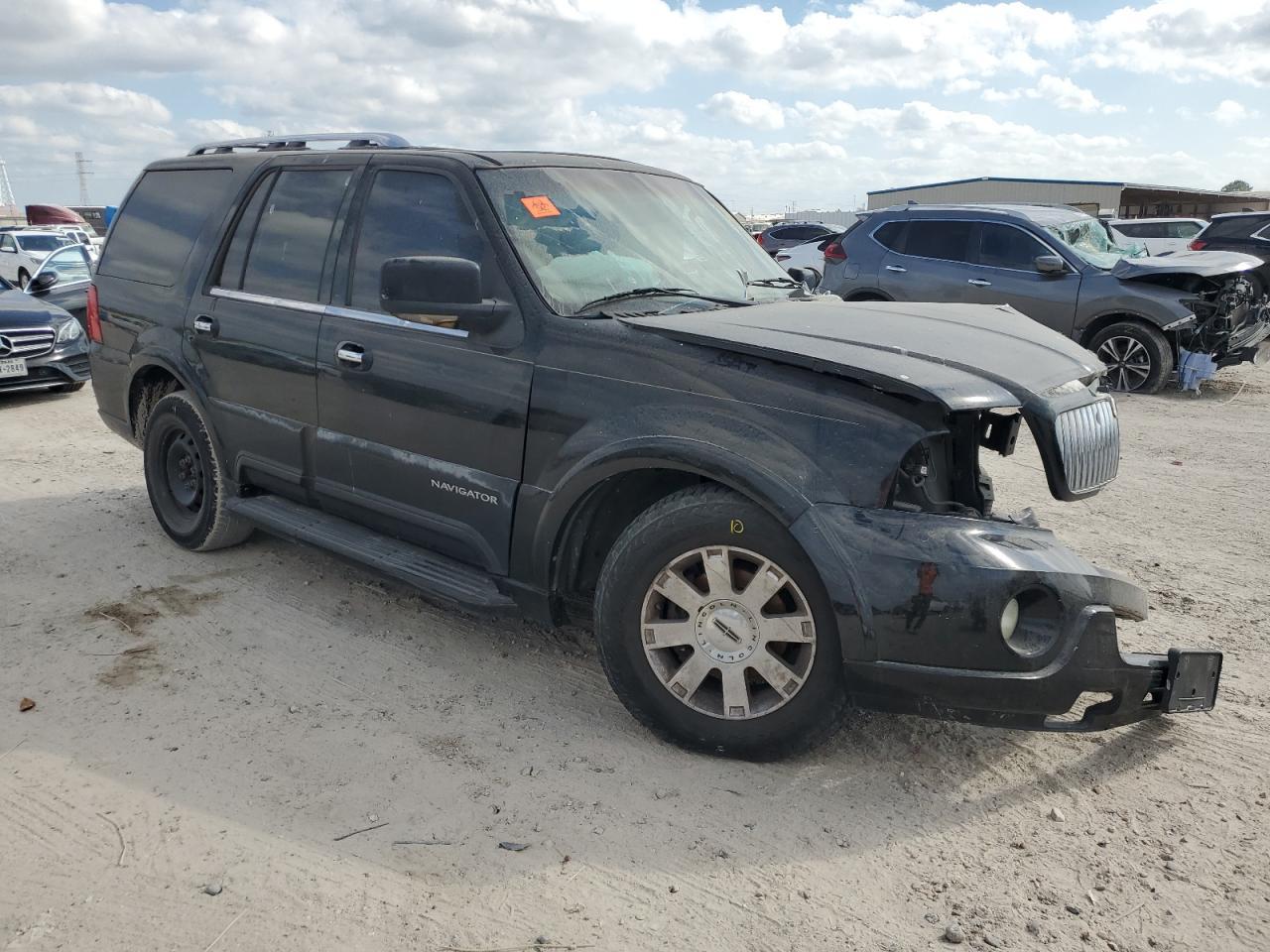 2004 Lincoln Navigator - Image 4