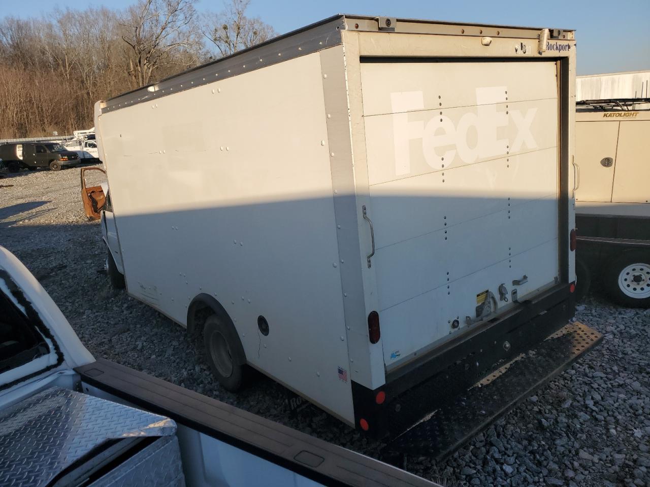 2022 Chevrolet Express G3500 - Фото 2