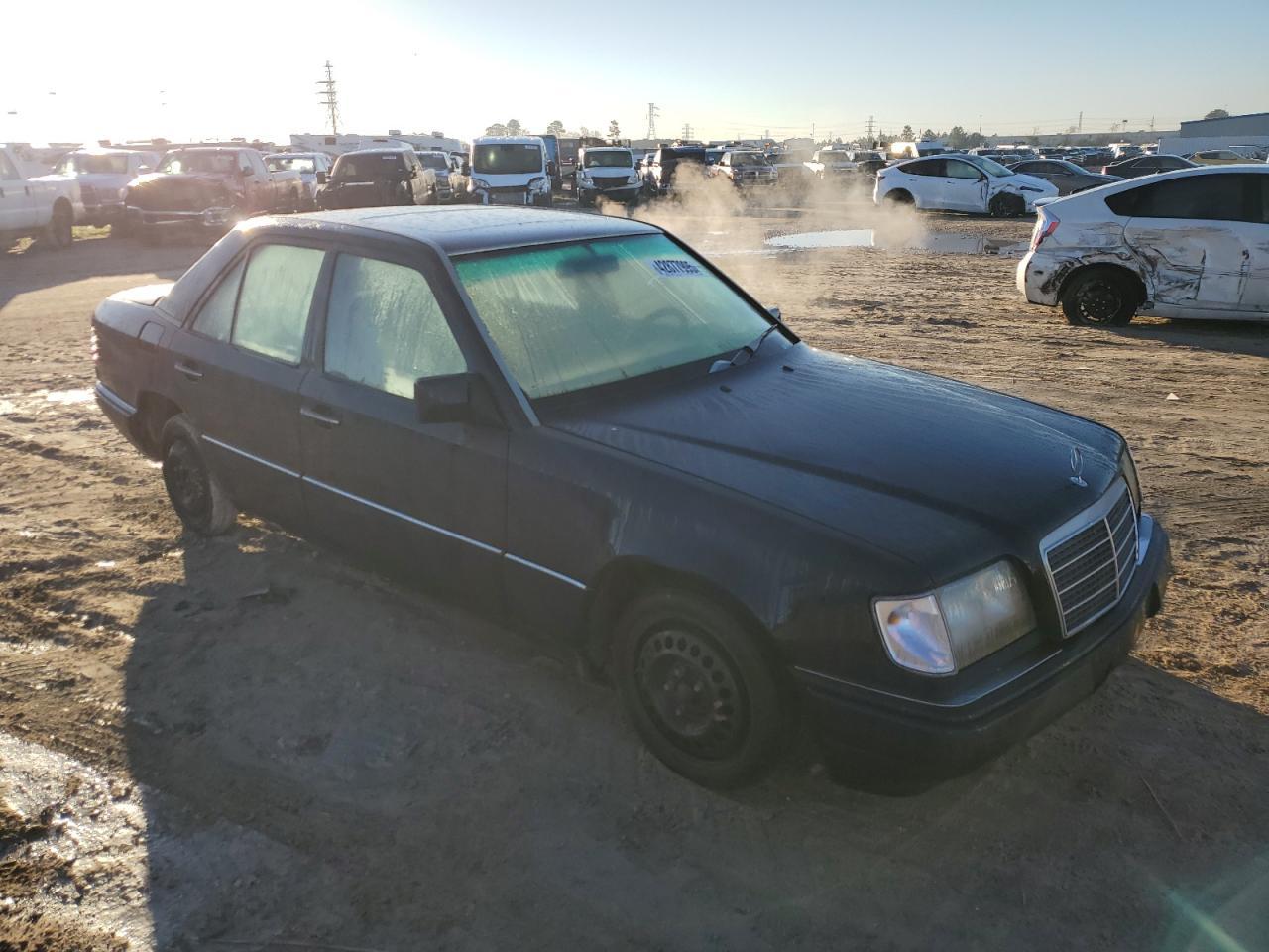 1994 Mercedes-Benz E 320 - Фото 4