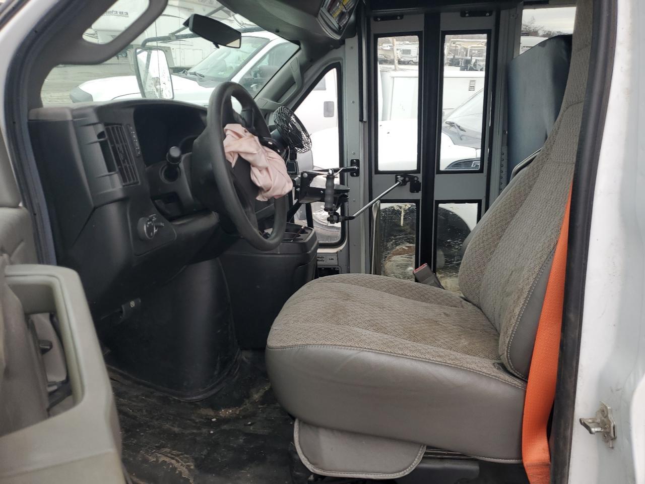 2018 Chevrolet Express G3500 - Фото 7