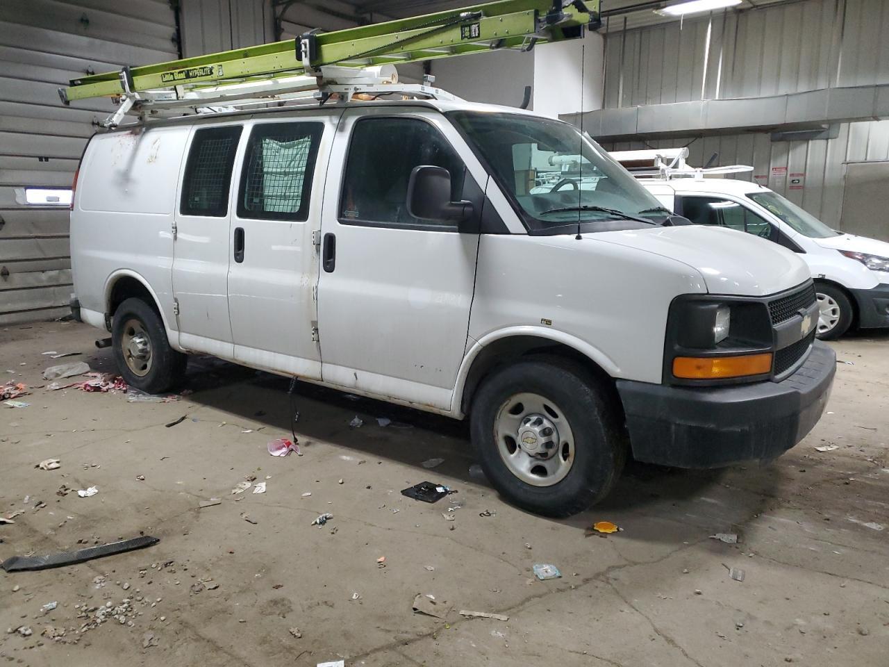 2013 Chevrolet Express G2500 - Image 4