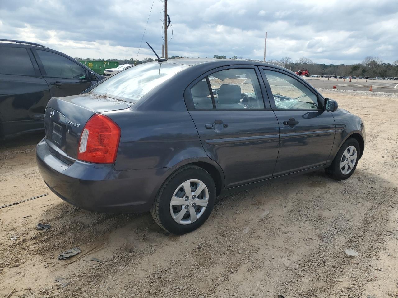 2010 Hyundai Accent Gls - Image 3