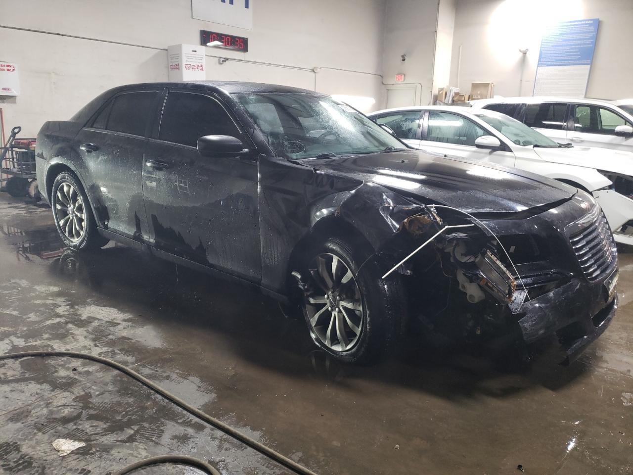 2014 Chrysler 300 S - Фото 4