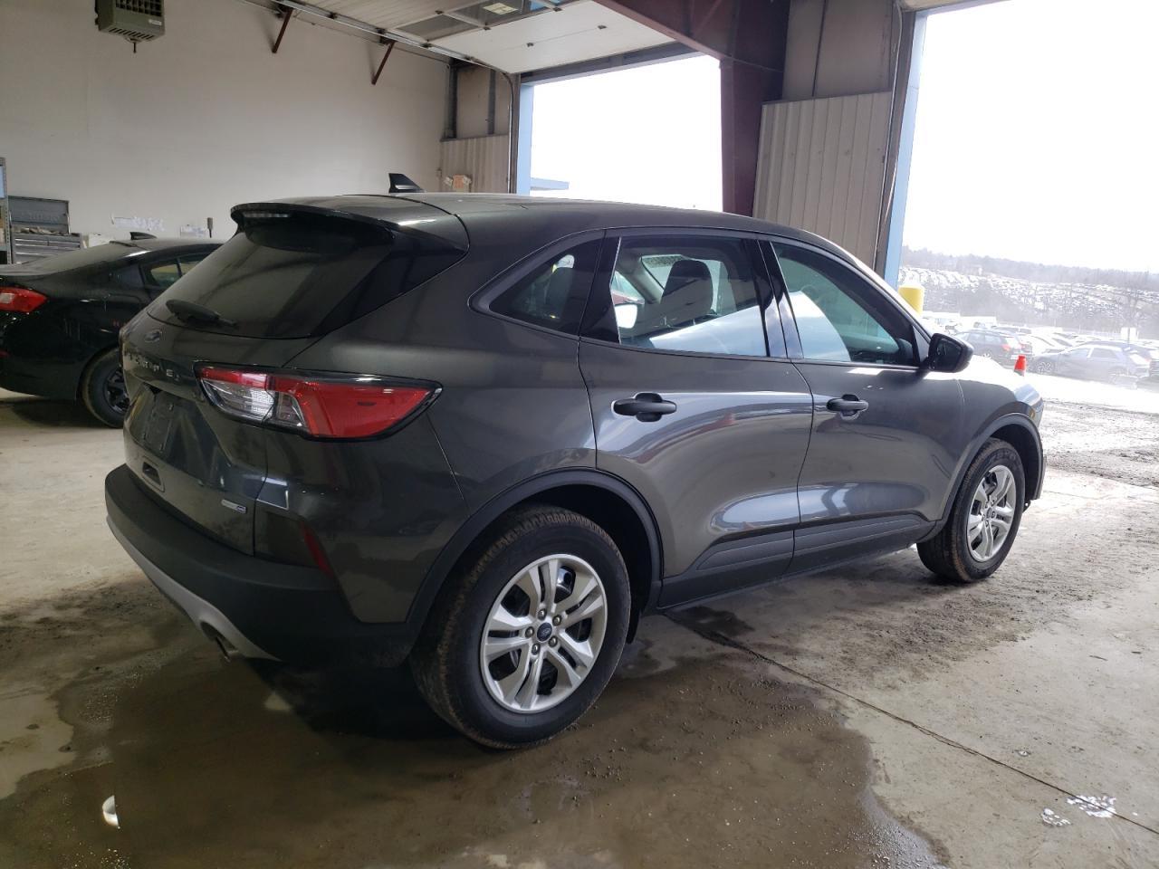 2020 Ford Escape S - Фото 3