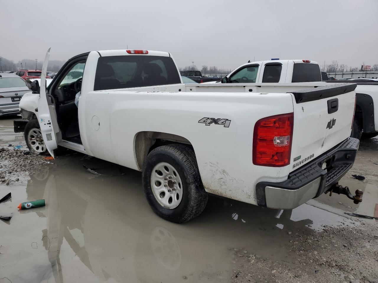 2011 Chevrolet Silverado K1500 - Image 2