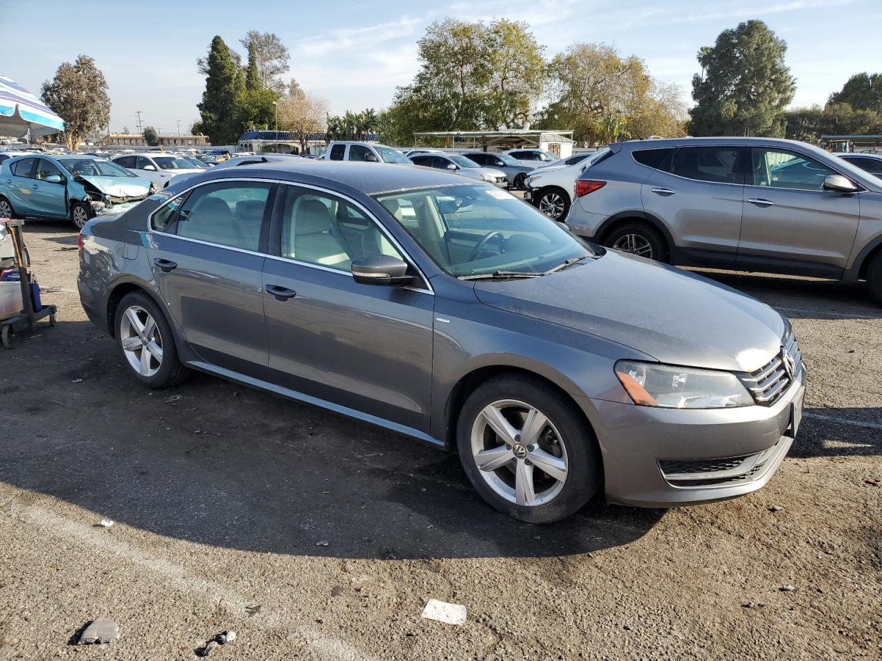 2014 Volkswagen Passat S - Image 4