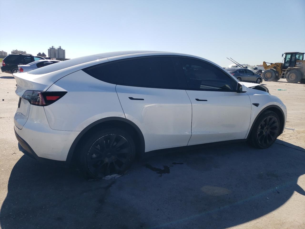 2023 Tesla Model Y - Фото 3