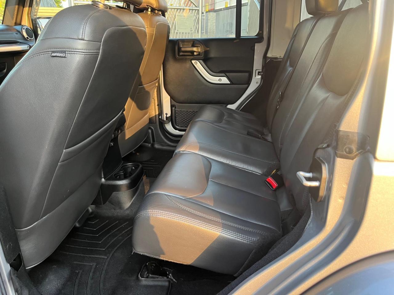 2015 Jeep Wrangler Unlimited Sahara - Фото 6