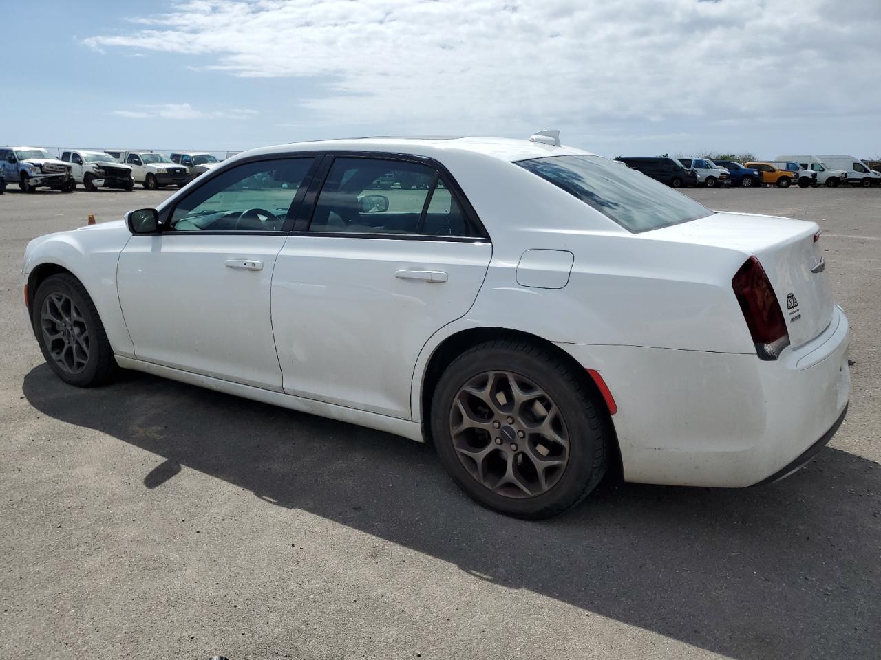 2015 Chrysler 300 S - Фото 2