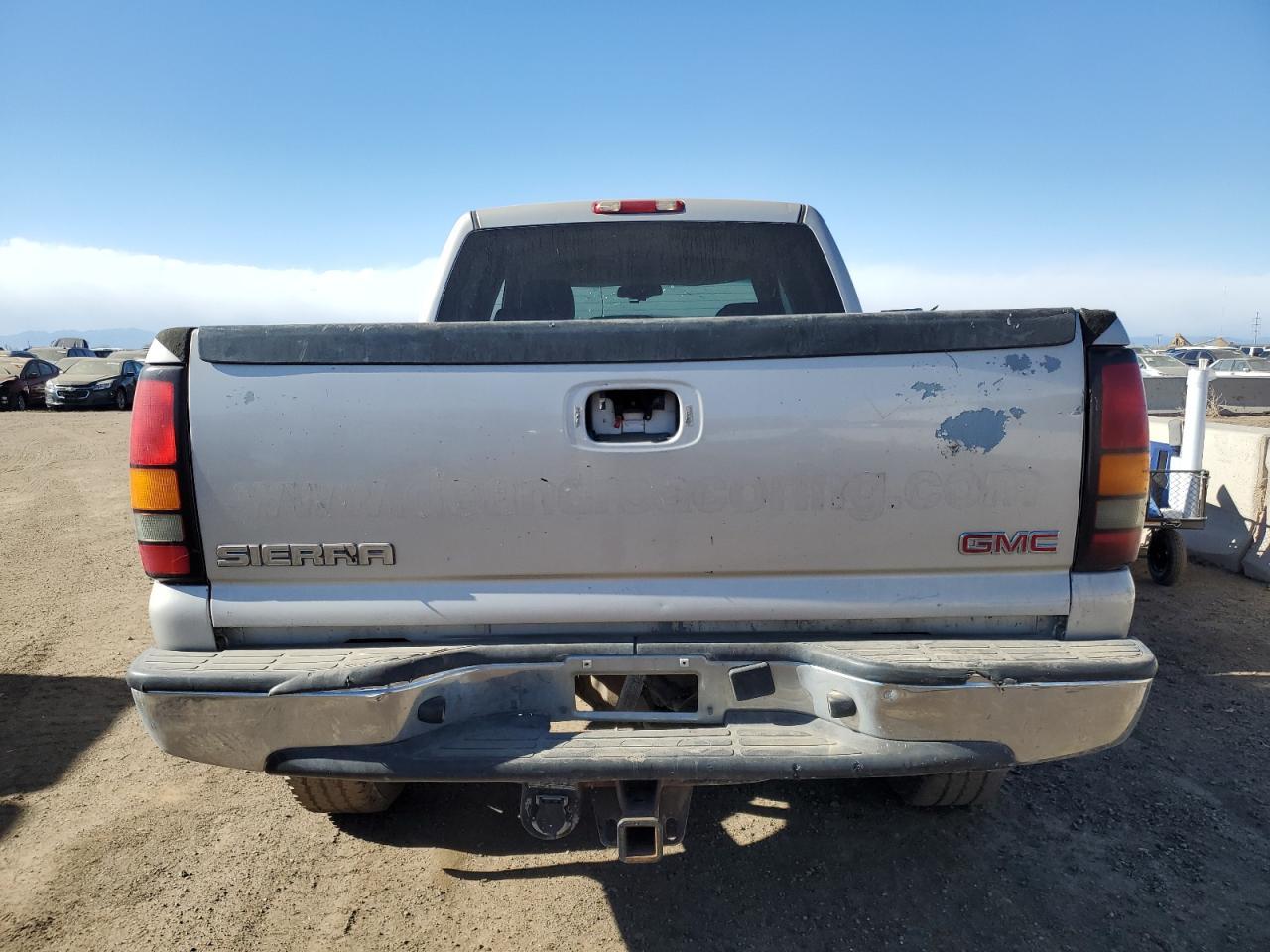 2005 GMC Sierra K1500 Heavy Duty - Image 6