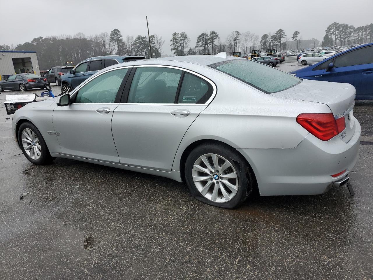 2012 BMW 750 Xi - Image 2