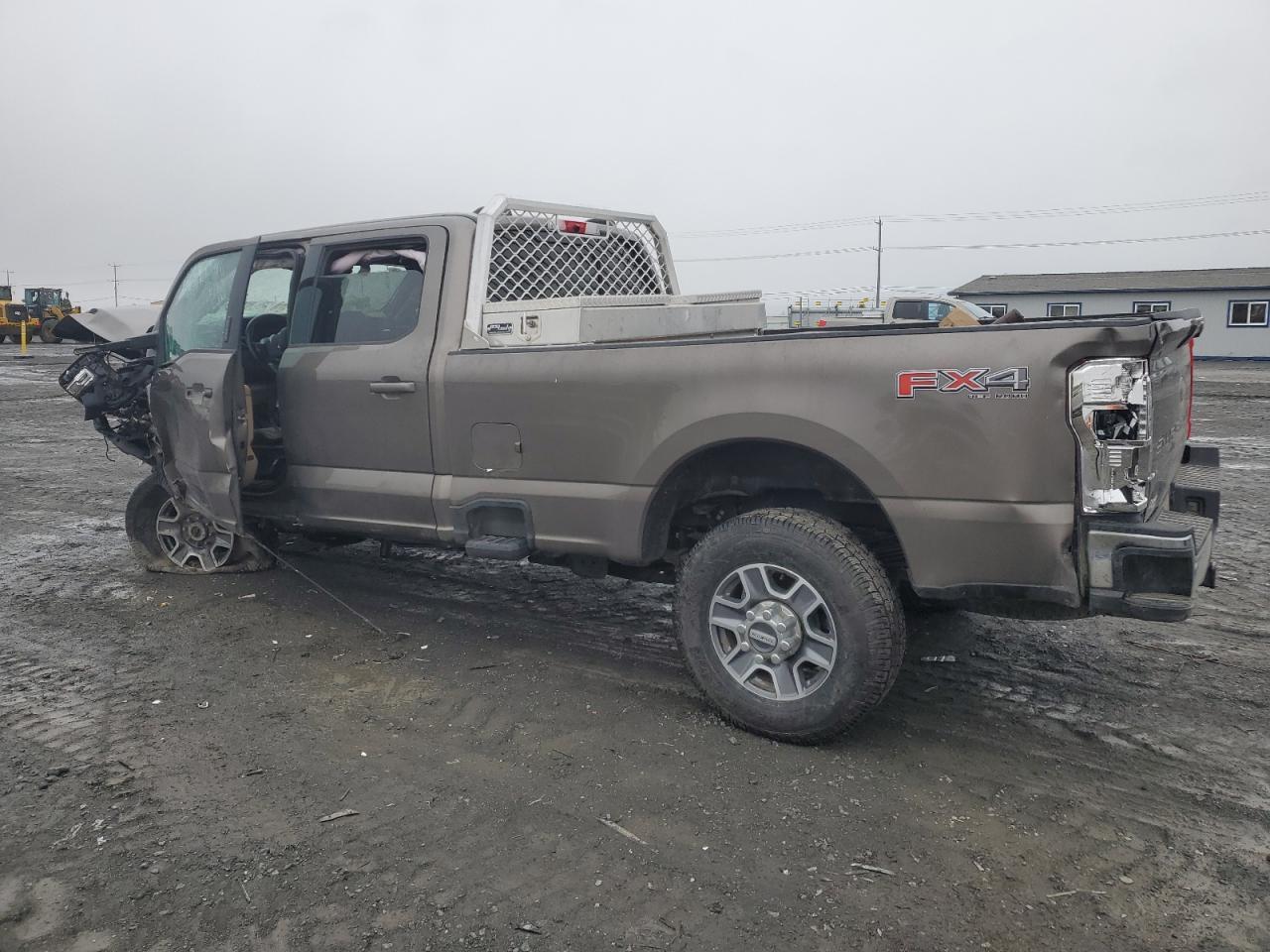 2023 Ford F350 Super Duty - Фото 2