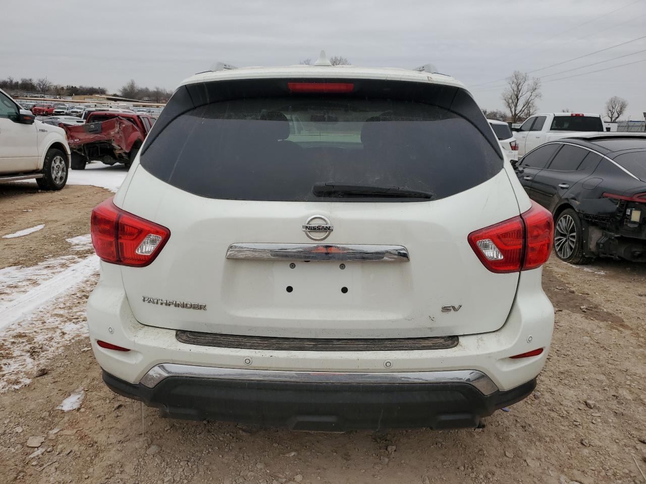 2019 Nissan Pathfinder S - Фото 6