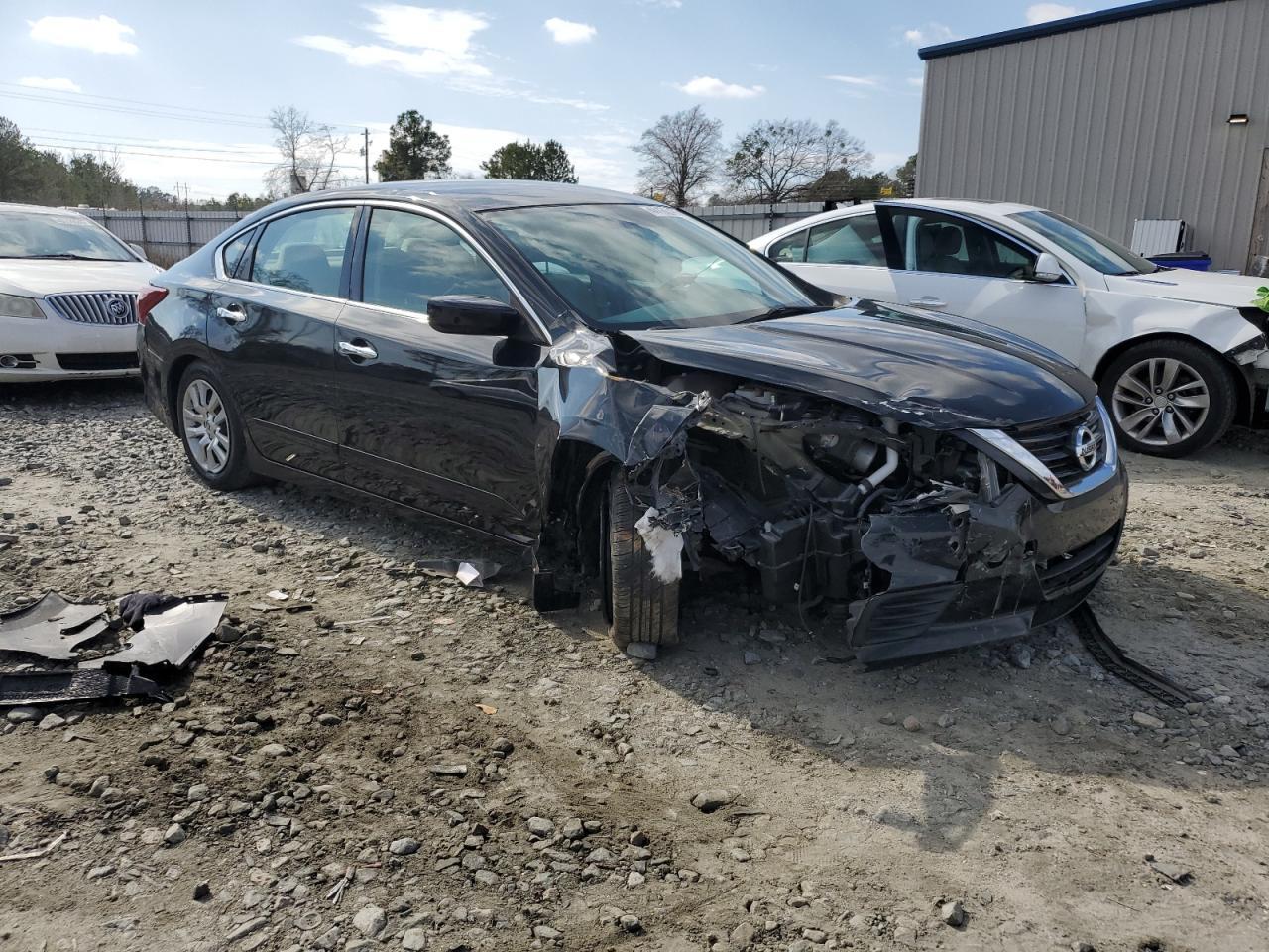 2017 Nissan Altima 2.5 - Image 4